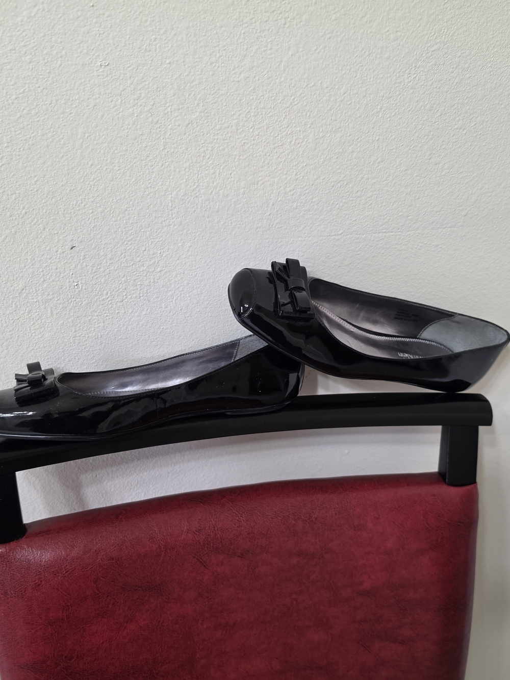 Calvin Klein-Women's Black Patent Ballet Flats with Decorative Bow